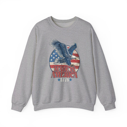 Retro Distressed American Flag Eagle 1776 Made in America Vintage Patriotic America Freedom American Pride Sweatshirt Christmas Gift Military Veteran Gift