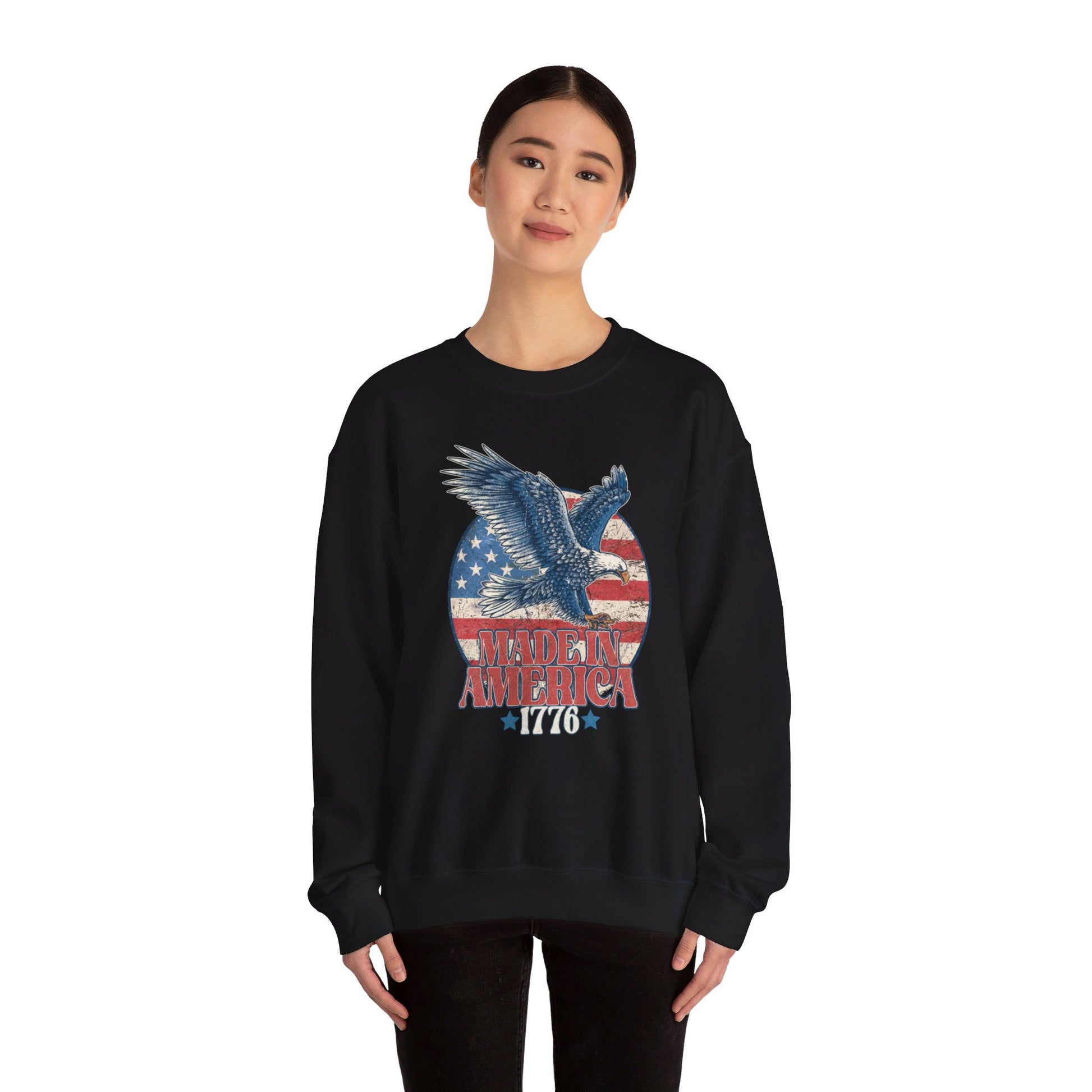 Retro Distressed American Flag Eagle 1776 Made in America Vintage Patriotic America Freedom American Pride Sweatshirt Christmas Gift Military Veteran Gift