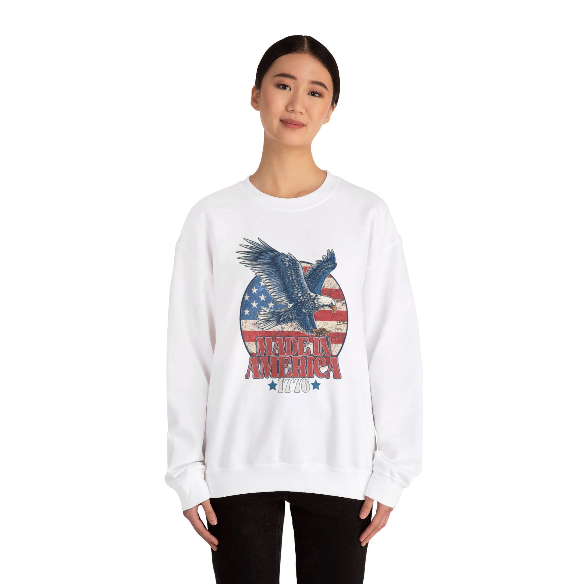 Retro Distressed American Flag Eagle 1776 Made in America Vintage Patriotic America Freedom American Pride Sweatshirt Christmas Gift Military Veteran Gift